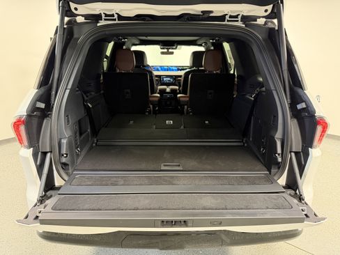 New 2026 Lincoln Navigator Reserve AWD/4WD image 31