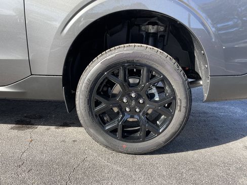 New 2025 Ford Maverick Lariat w/ Black Appearance Package image 9