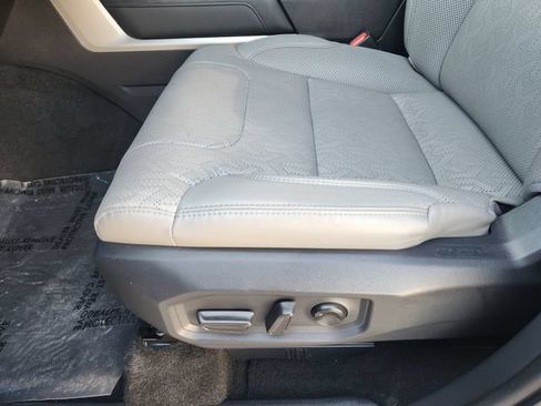 Used 2024 Toyota Tundra Limited AWD/4WD image 25