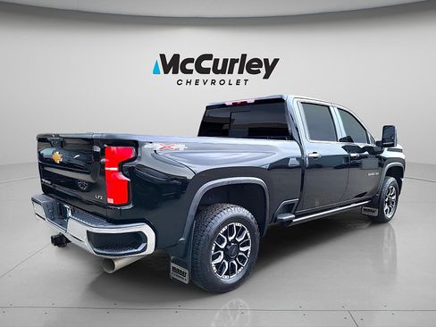 Used 2024 Chevrolet Silverado 3500 LTZ w/ LTZ Convenience Package AWD/4WD image 7