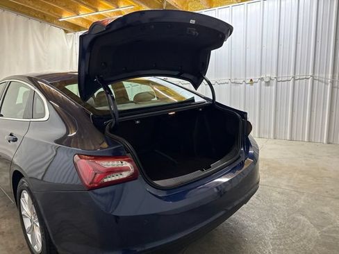 Used 2021 Chevrolet Malibu LT FWD image 9
