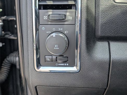 Used 2014 RAM 2500 Laramie w/ Black Appearance Group AWD/4WD image 22