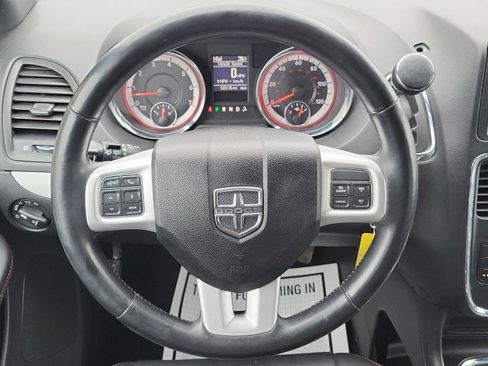 Used 2019 Dodge Grand Caravan GT image 28