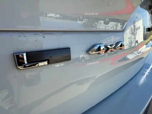 Used 2022 Jeep Grand Cherokee L Limited w/ Luxury Tech Group II image 11