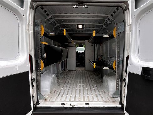 Used 2025 RAM ProMaster 2500 w/ Convenience Group FWD image 7