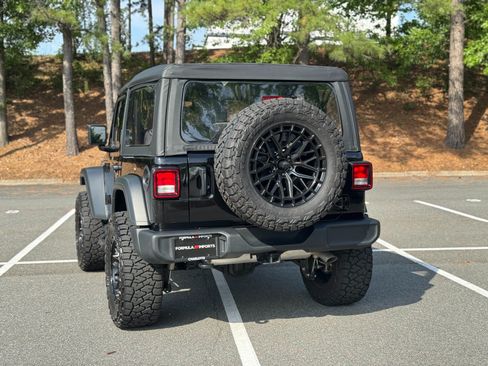 Used 2025 Jeep Wrangler Sport AWD/4WD image 8