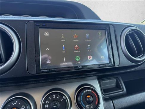 Used 2012 Scion xB FWD image 18
