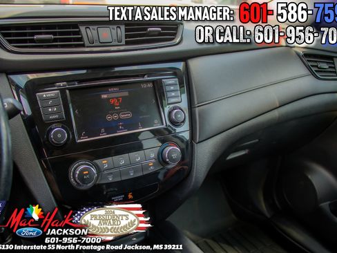 Used 2019 Nissan Rogue S w/ Special Edition Package FWD image 14