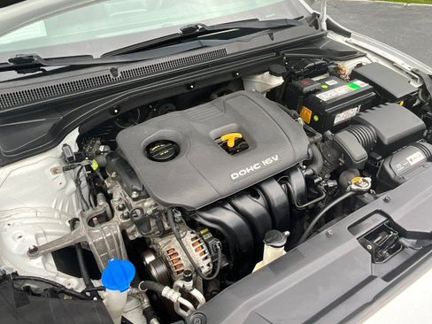 Used 2019 Hyundai Veloster 2.0 FWD image 6
