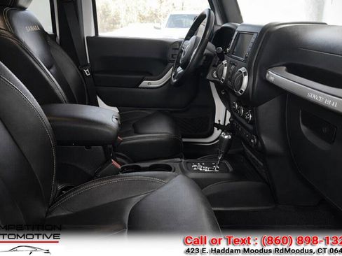 Used 2015 Jeep Wrangler Unlimited Sahara w/ Connectivity Group image 7