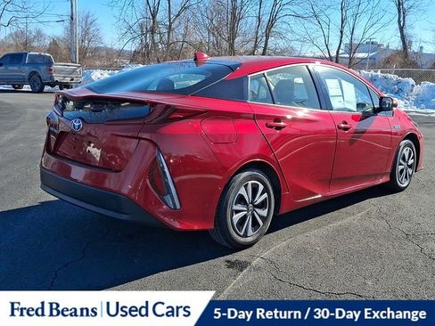 Used 2017 Toyota Prius Prime Advanced image 11