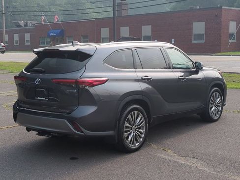 Used 2020 Toyota Highlander Platinum AWD/4WD image 4