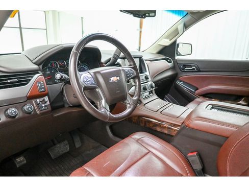 Used 2019 Chevrolet Suburban Premier image 37