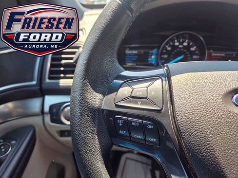 Used 2018 Ford Explorer XLT w/ Equipment Group 201A AWD/4WD image 15