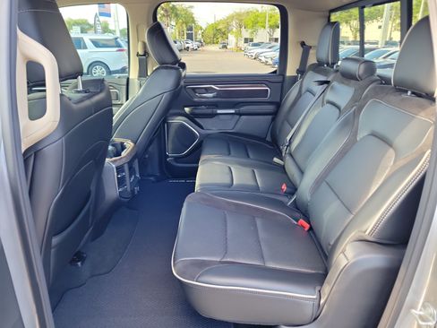 Used 2019 RAM 1500 Laramie AWD/4WD image 14