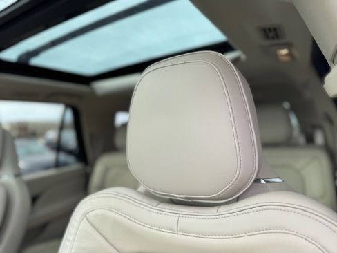 Used 2018 Lincoln Navigator Reserve w/ Technology Package image 14