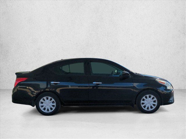 Used 2015 Nissan Versa SV FWD image 4