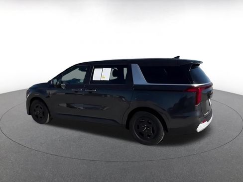 Used 2026 Kia Carnival FWD image 10