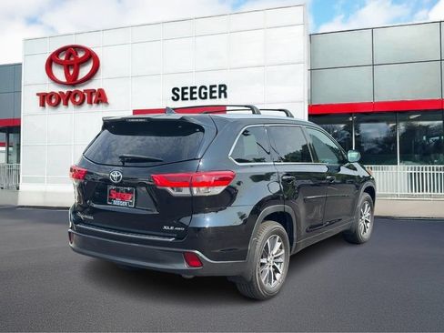 Used 2018 Toyota Highlander XLE w/ Protection Package #3 AWD/4WD image 3