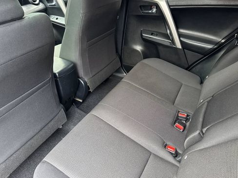 Used 2017 Toyota RAV4 XLE w/ Convenience Package AWD/4WD image 11