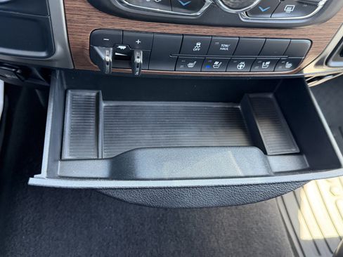 Used 2014 RAM 1500 Laramie RWD image 46