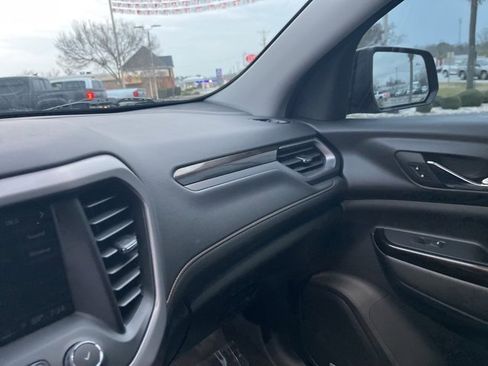 Used 2023 GMC Acadia AT4 w/ Technology Package image 30