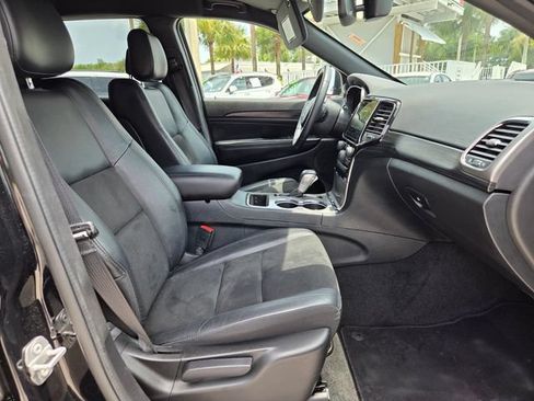Used 2022 Jeep Grand Cherokee Laredo X RWD image 19