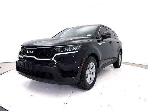 Certified 2023 Kia Sorento LX FWD image 14