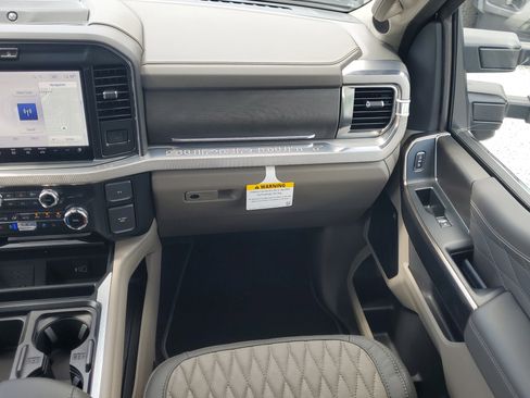 New 2026 Ford F450 Platinum w/ Platinum Plus Package image 13