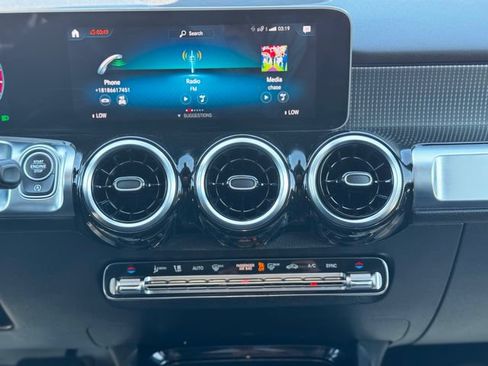 Used 2021 Mercedes-Benz GLB 250 image 32