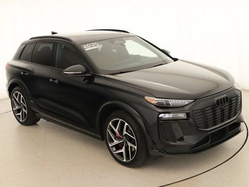 Certified 2025 Audi SQ6 e-tron Premium Plus w/ Premium Plus AWD/4WD image 36