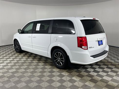 Used 2015 Dodge Grand Caravan SXT image 21