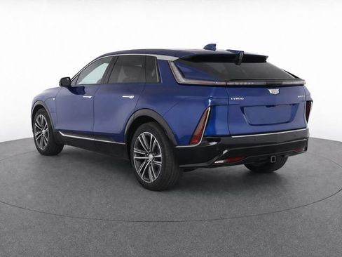 Used 2024 Cadillac Lyriq Luxury AWD/4WD image 4