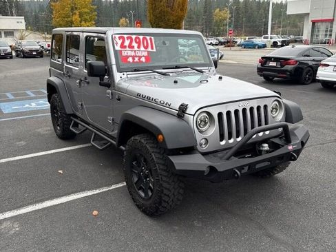 Used 2018 Jeep Wrangler Unlimited Rubicon w/ Connectivity Group image 4