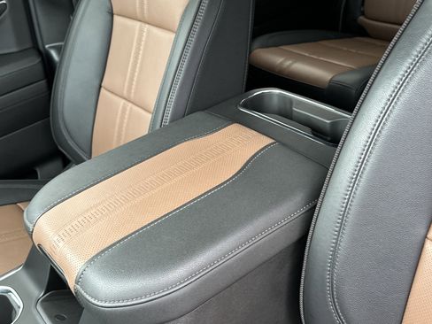 Used 2023 Chevrolet Silverado 1500 High Country w/ High Country Premium Package image 17