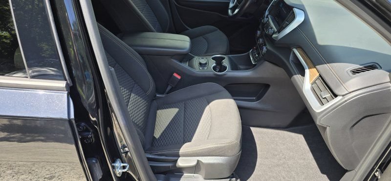 Used 2019 GMC Terrain SLE w/ Driver Convenience Package AWD/4WD image 16