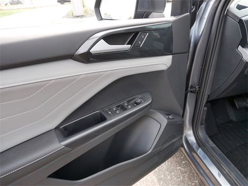 Certified 2024 Volkswagen Taos SEL image 16