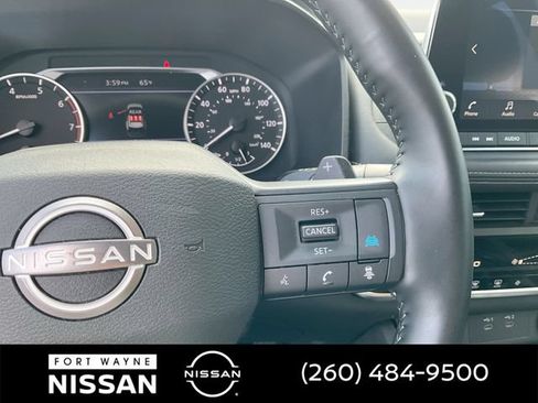 Used 2025 Nissan Rogue SV AWD/4WD image 23