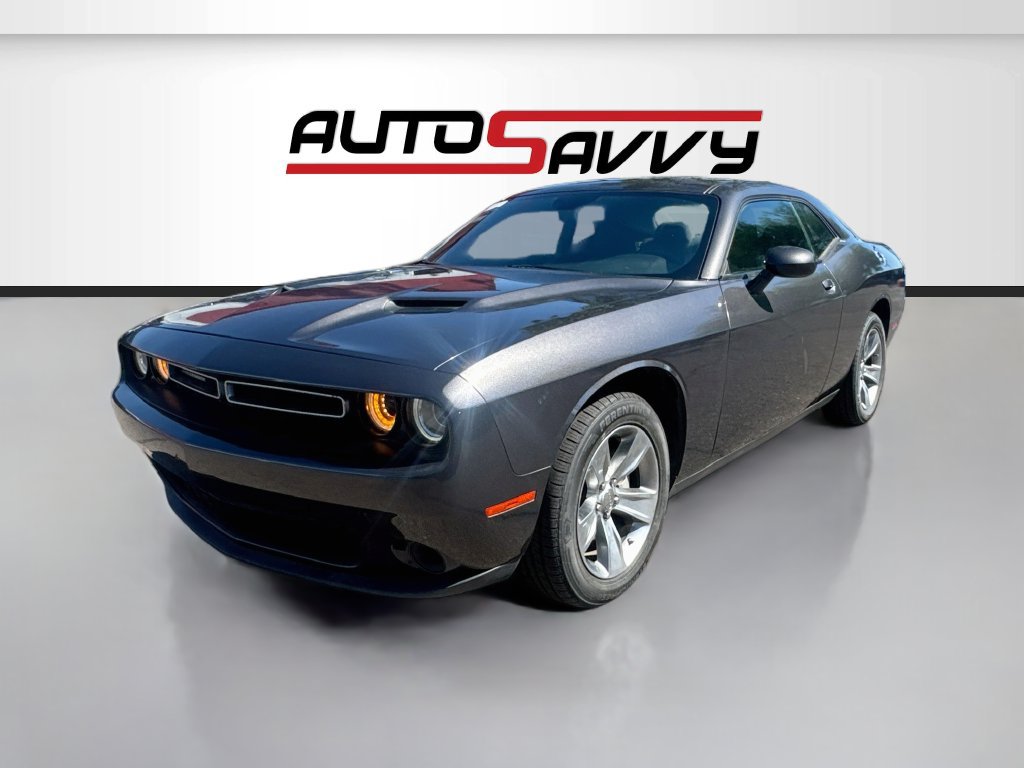 Used 2022 Dodge Challenger SXT RWD image 4
