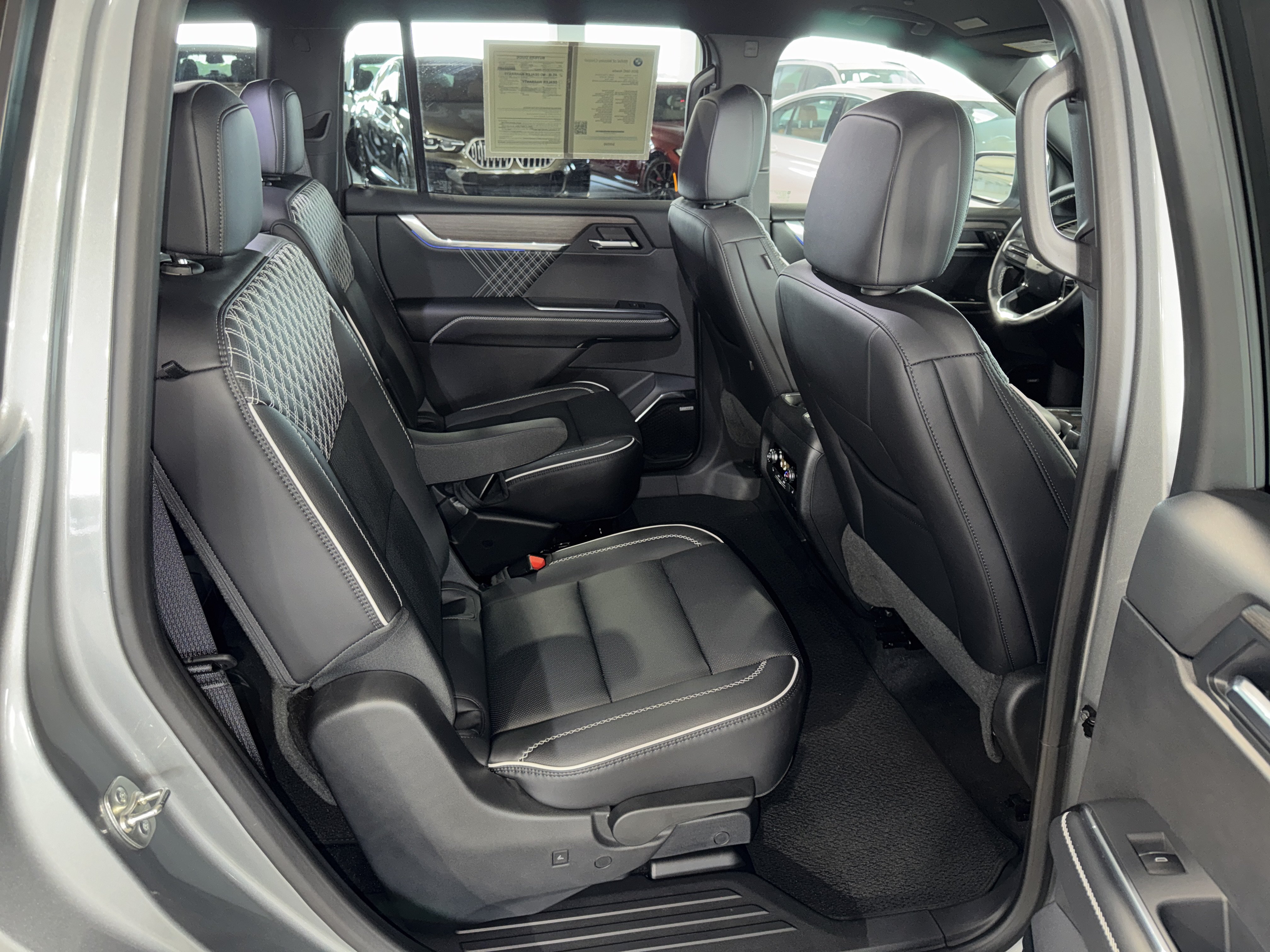 Used 2025 GMC Acadia Denali FWD image 12