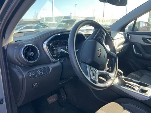 Used 2025 Chevrolet Blazer LT image 9