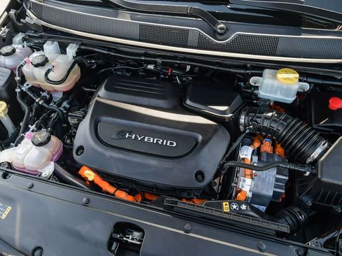 Used 2022 Chrysler Pacifica Pinnacle FWD image 30
