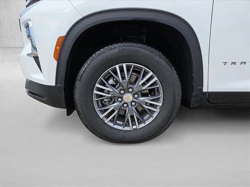 Used 2026 Chevrolet Traverse LT FWD image 24
