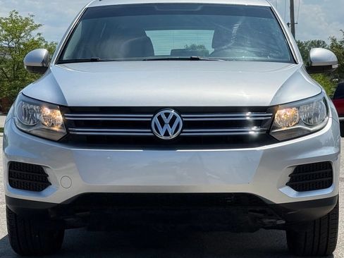 Used 2017 Volkswagen Tiguan Limited w/ Premium Package FWD image 9