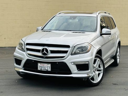 Used 2014 Mercedes-Benz GL 550 4MATIC image 2