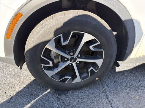 Used 2023 Kia Sportage EX w/ EX Premium Package image 10