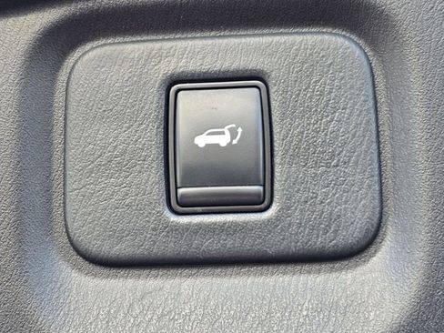 Used 2020 Nissan Pathfinder SL image 28