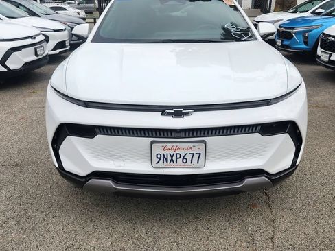 Used 2024 Chevrolet Equinox EV LT FWD image 1