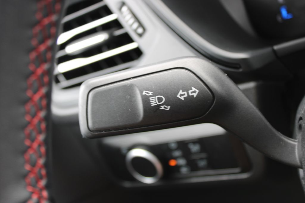 Used 2025 Ford Escape ST-Line FWD image 37