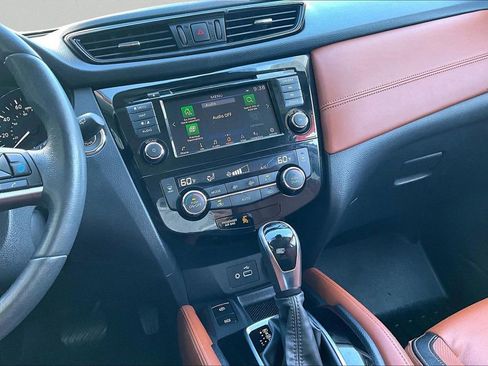 Used 2019 Nissan Rogue SL w/ Premium Package AWD/4WD image 9